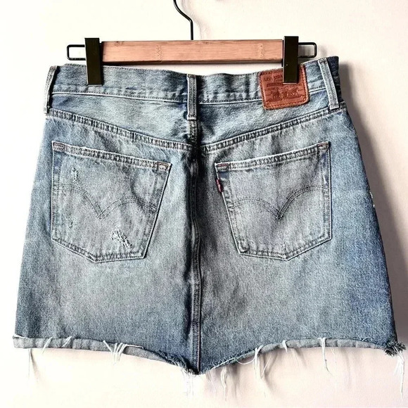 Levi’s Waterless Button Fly Raw Hem Deconstructed Denim Mini Skirt Size 31 - Picture 2 of 14